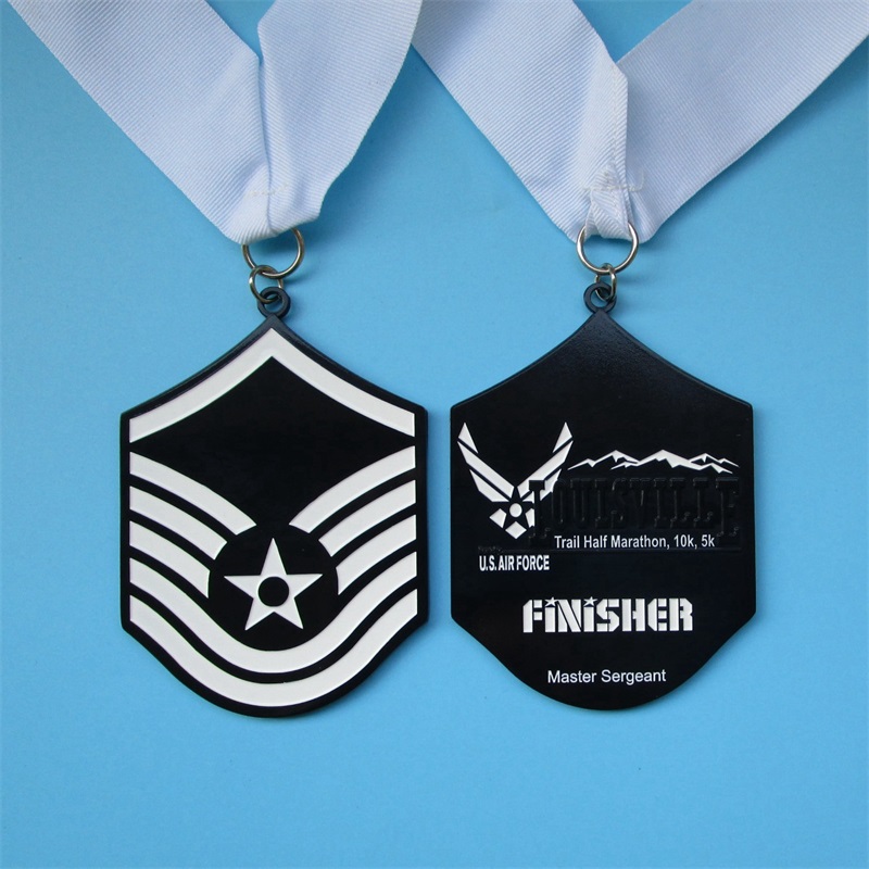 Fekete -fehér puha zománc pajzs érmek Finisher Metal Medal