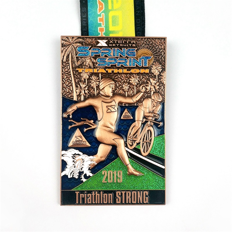 Egyéni forma logo fém sportérmet anagykereskedelemhez triatlon érme