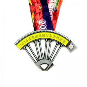 Fémérmek az iskolák számára domborított fémérmes fém érmekhez